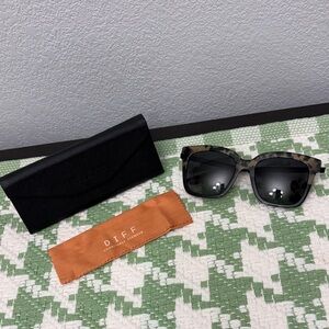 DIFF Grey Tortoise/Black Bella Sunglasses